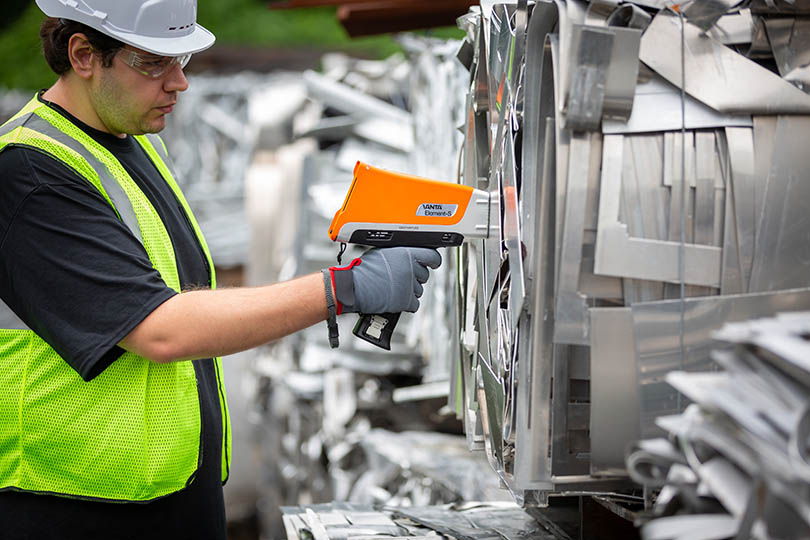 Vanta Element-S手持式XRF分析仪