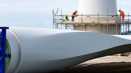 损坏的风力涡轮机