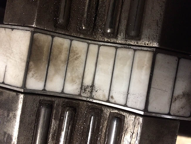 在测试后ECA探头的陶瓷表面只显示有轻微的磨损