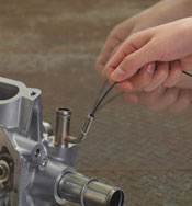 [The abrasion-resistant and durable videoscope IPLEX TX has an outer diameter that is a scant 2.4 mm, and is equipped with tip articulation control]