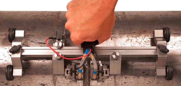 Tofd scanner on weld