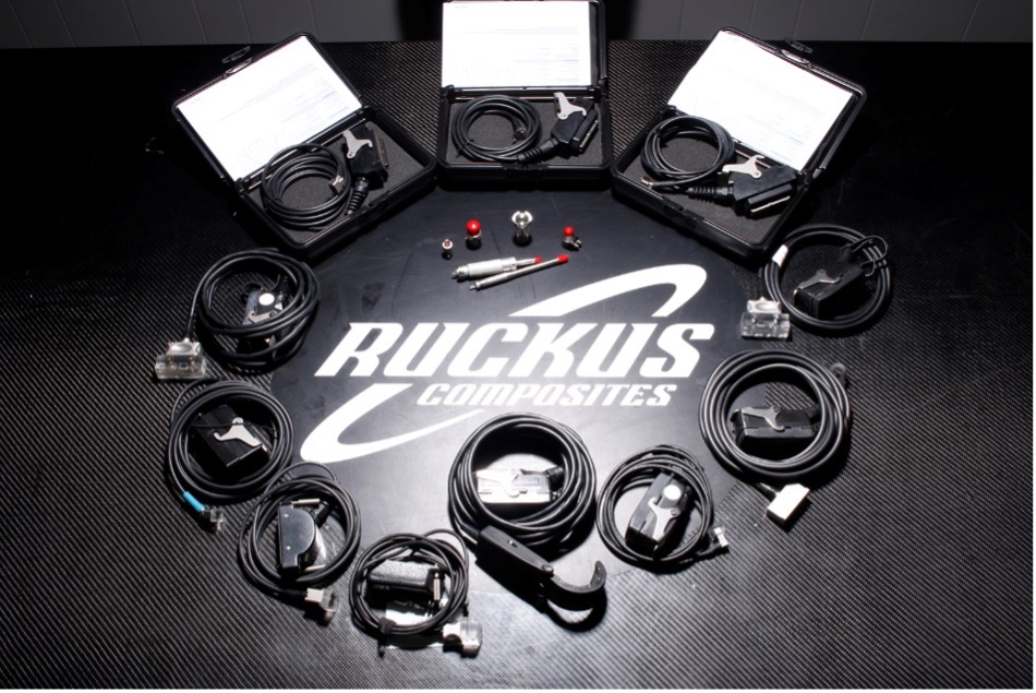 检测各种碳纤维部件需要使用定制的相控阵探头。