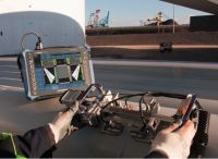 全自动WeldROVER扫查器和半自动紧凑型扫查器与OmniScan 探伤仪一起工作