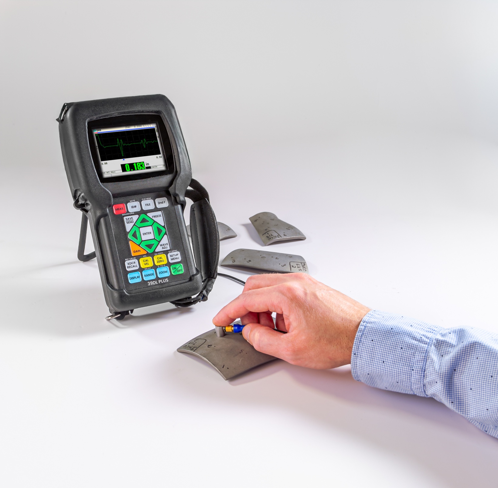 手持式超声测厚仪