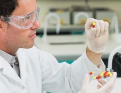 使用X射线衍射分析仪识别危险和未知物质