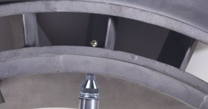 对24.1 mm的航天器铸件进行测量