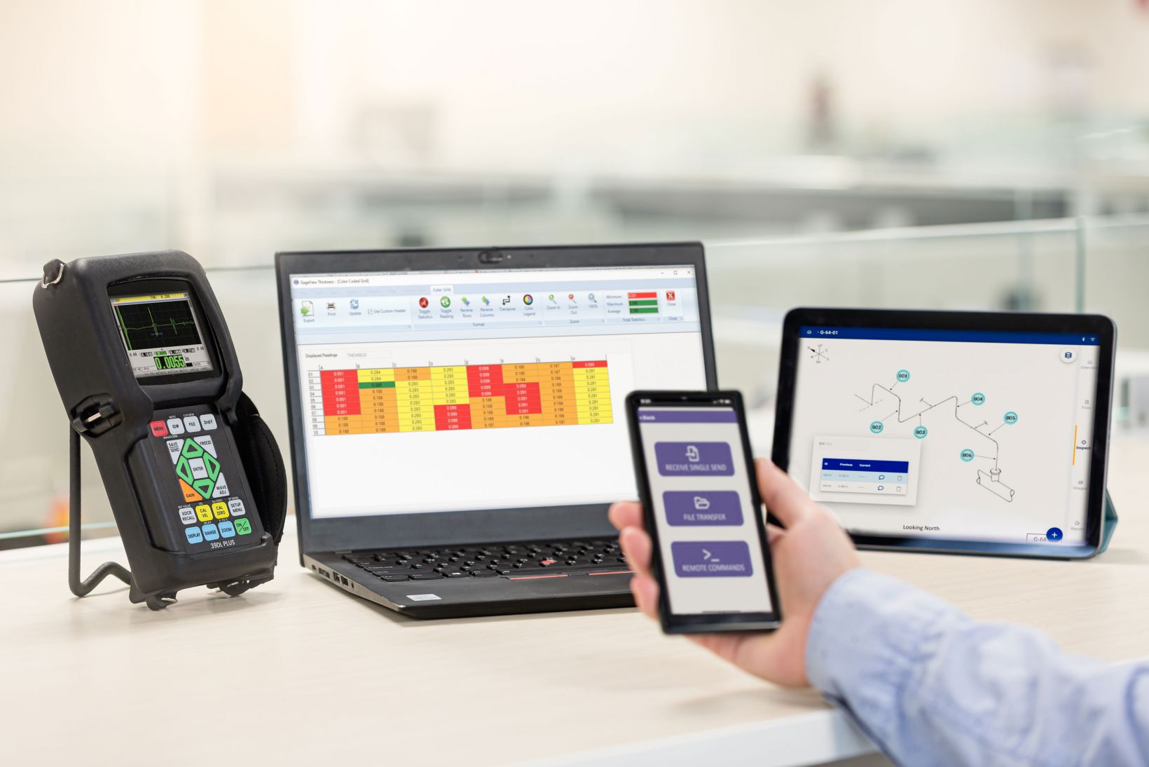 带有无线连接设备的测厚仪