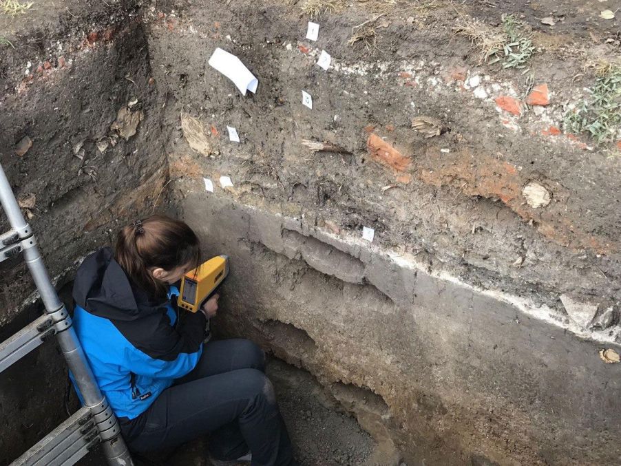 用于土壤分析的便携式XRF分析仪