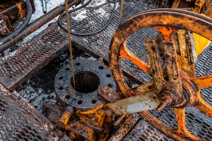 图片1 油气开采作业